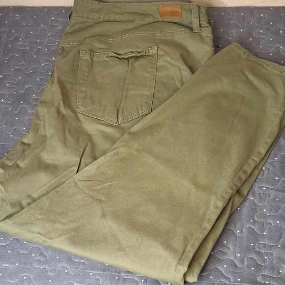 Crown & Ivy Olive High Rise Skinny Green Women's Pants size 22W - Picture 1 of 8